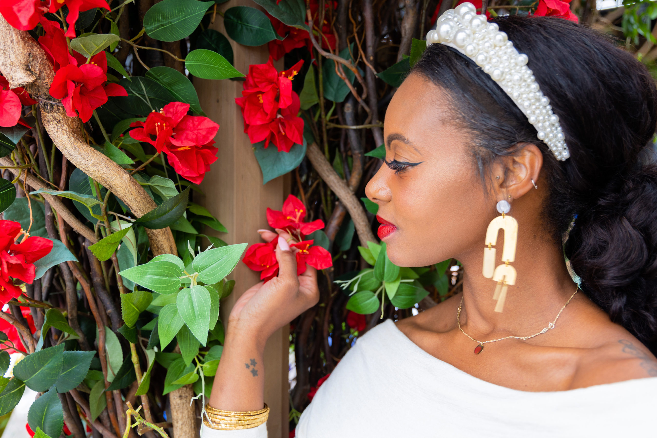 Surviving the Holidaze – Seasons Greetings